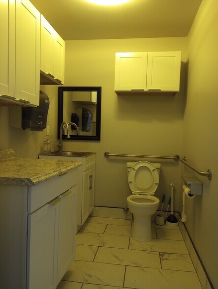 More Photos Of 115-127 Kellogg Rd, Bellingham Unknown For Lease