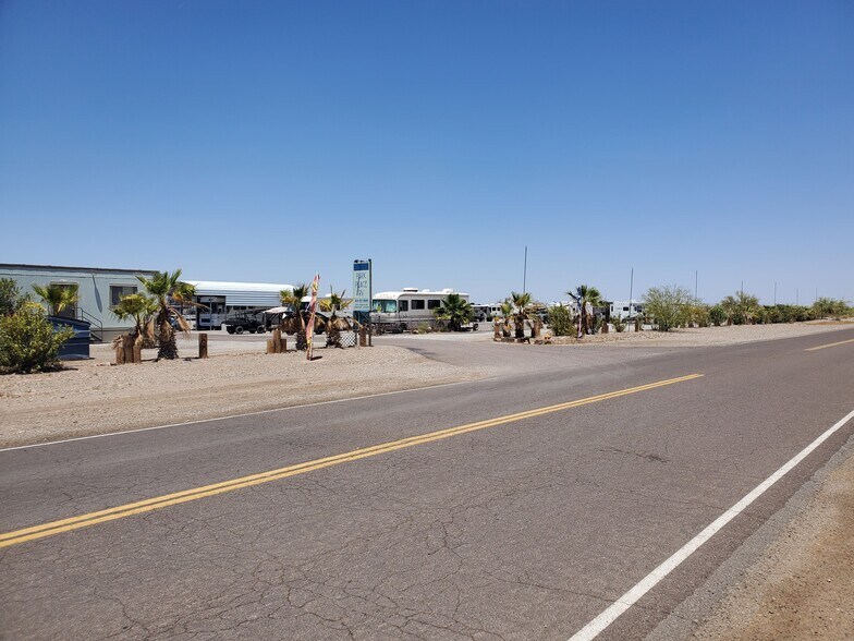 More Photos Of 391 N Riggles Ave, Quartzsite Land For Sale