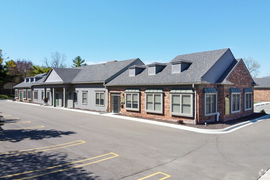 More Photos Of 34441 W 8 Mile Rd, Livonia Medical For Lease