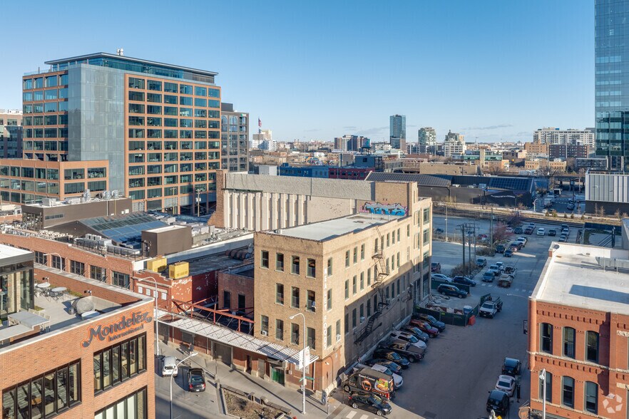 More Photos Of 900 W Fulton Market St, Chicago Apartments For Lease