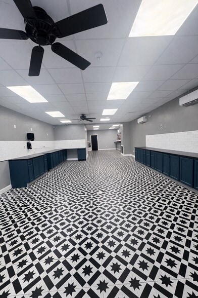 More Photos Of 3580 Park Ave, Wantagh Storefront Retail Residential For Lease