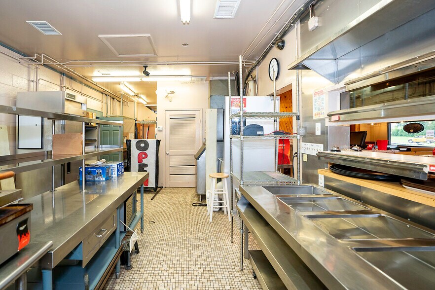 More Photos Of 6006 Shepherdsville Rd, Louisville Restaurant For Sale