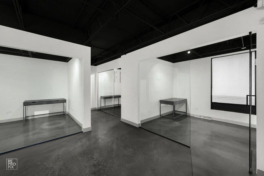 More Photos Of 1322 W Walton St, Chicago Light Distribution For Lease