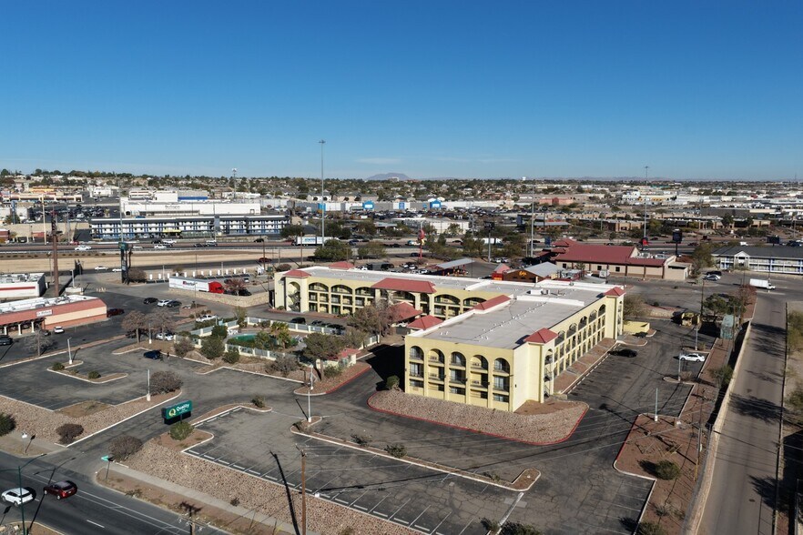 More Photos Of 900 N Yarbrough Dr, El Paso Hotel For Sale