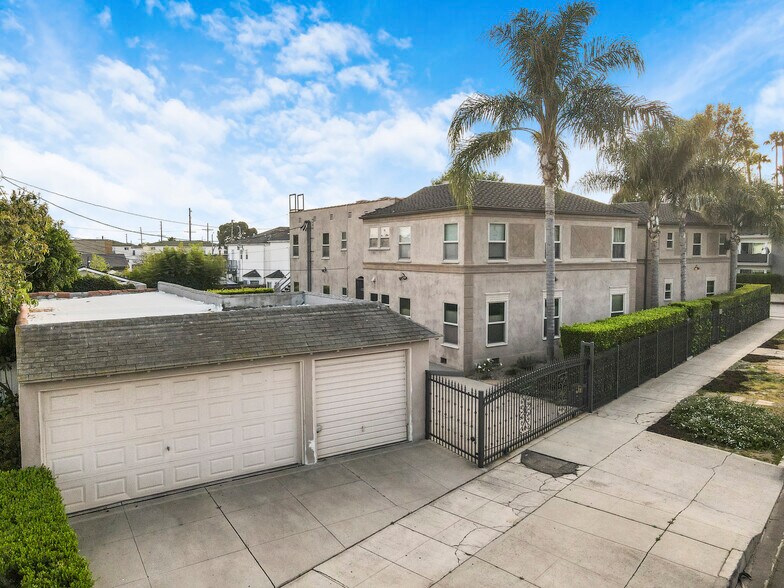 More Photos Of 1202 S Cochran Ave, Los Angeles Apartments For Sale