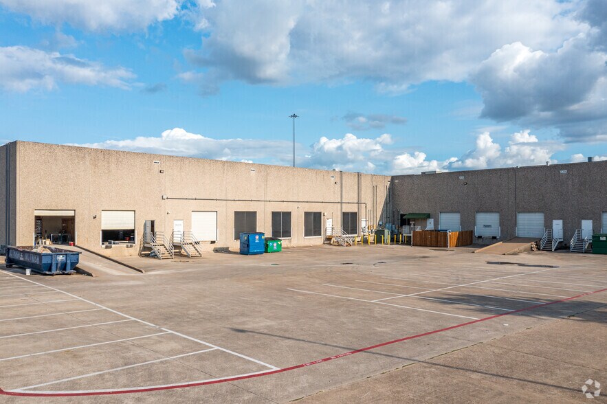 More Photos Of 3201 NE Loop 820, Fort Worth Office For Lease