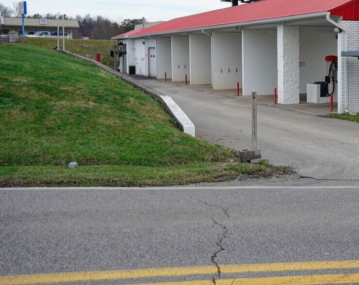 More Photos Of 3980 Teays Valley Rd, Hurricane General Retail For Sale
