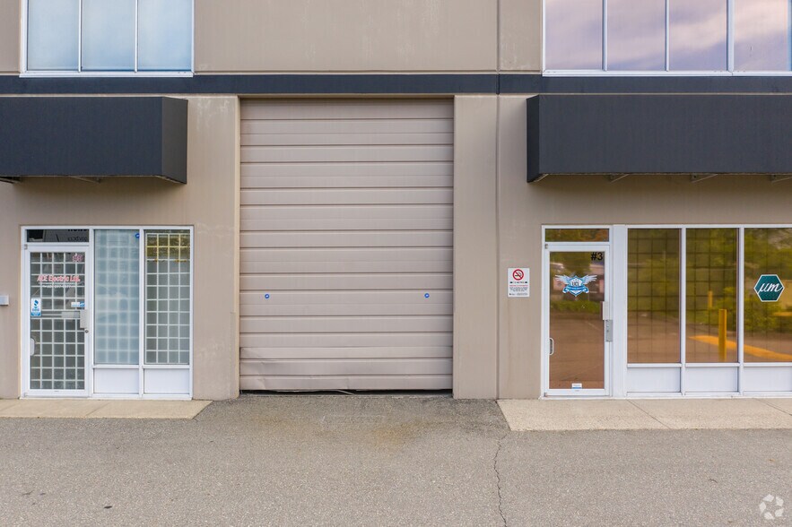 More Photos Of 8333 130th St, Surrey Flex For Sale