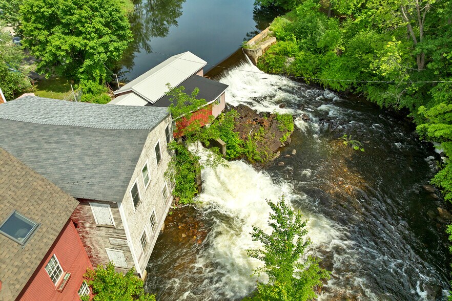 More Photos Of 22 Main St, Ashland Warehouse For Sale