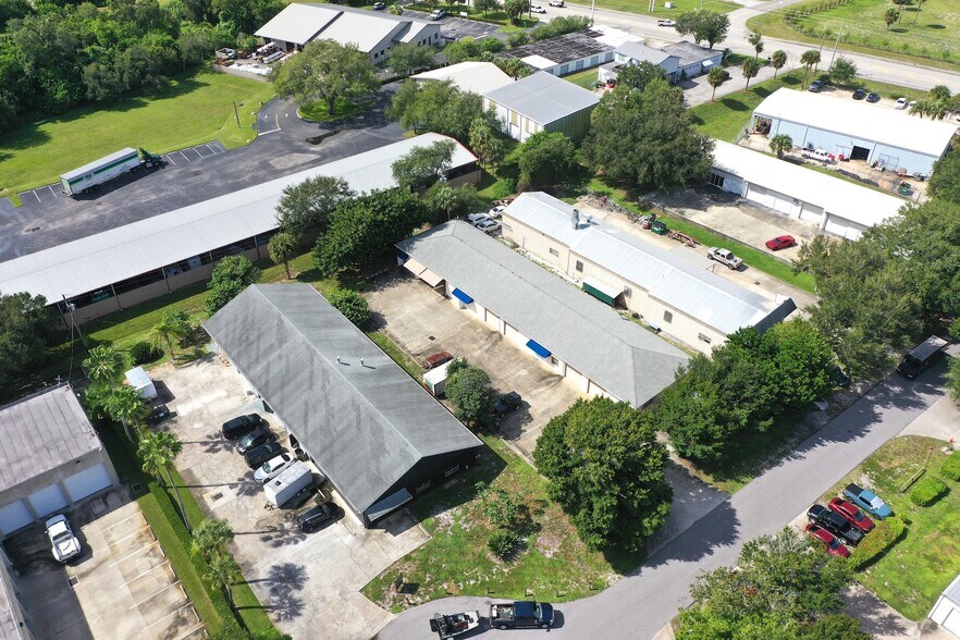 More Photos Of 637 2nd Ln, Vero Beach Flex For Sale