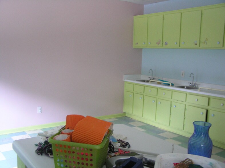 More Photos Of 216 E Felton Rd, Cartersville Daycare Center For Sale