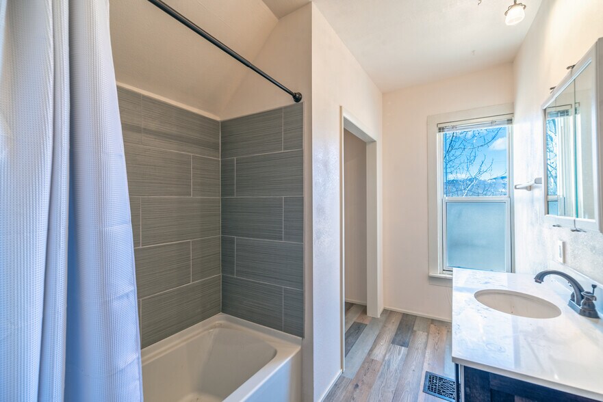 More Photos Of 121 Byers Ave, Hot Sulphur Springs Storefront Retail Residential For Sale