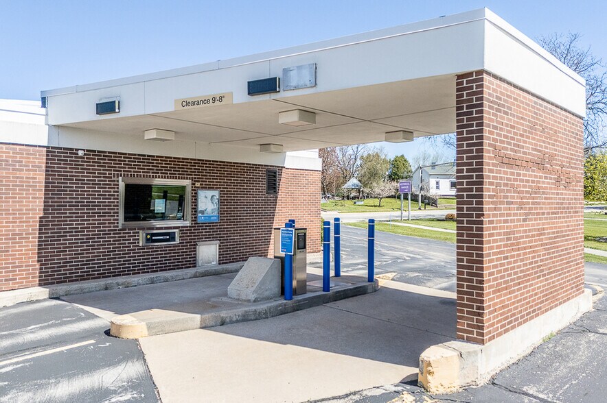 More Photos Of 132 E Main St, Hortonville Bank For Sale