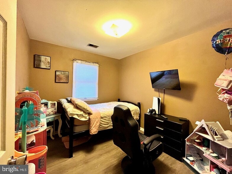 More Photos Of 10 Shady ln, Rockledge Flex For Sale