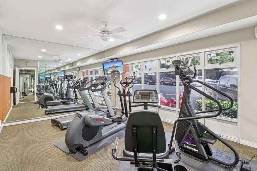 More Photos Of 1501 India St, San Diego Apartments For Sale