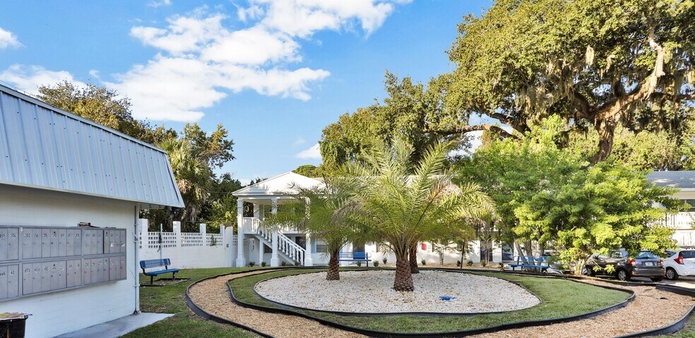 More Photos Of 1835 S Segrave St, South Daytona Apartments For Sale