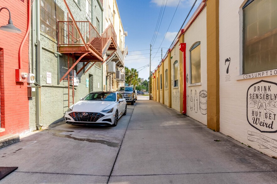 More Photos Of 114 S Woodland Blvd, Deland Storefront For Sale