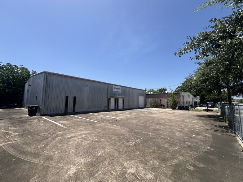 Primary Photo Of 3910 Osage St, Houston Service For Lease