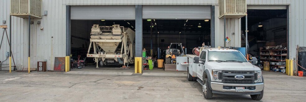 More Photos Of 924 W Rialto Ave, Rialto Warehouse For Lease