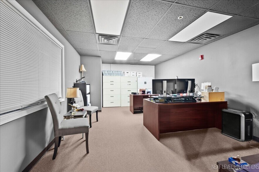 More Photos Of 850 W Bartlett Rd, Bartlett Medical For Sale