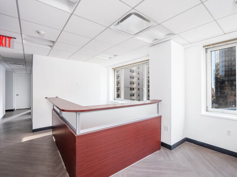 More Photos Of 235-260 E 68th St, New York Apartments For Lease