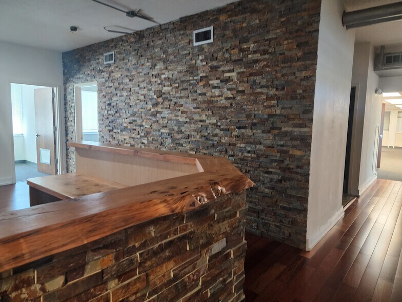 More Photos Of 33 6th St S, Saint Petersburg Loft Creative Space For Lease