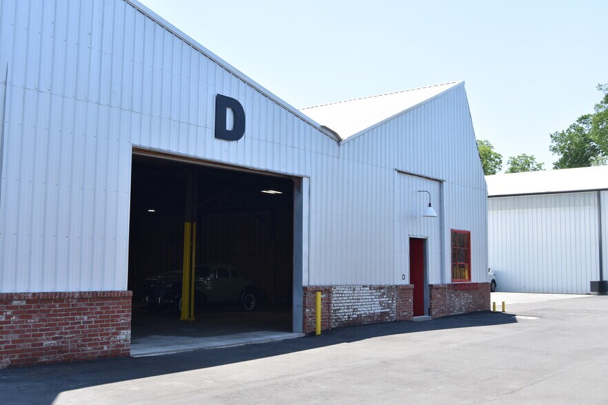More Photos Of 10 55th St S, Birmingham Manufacturing For Lease