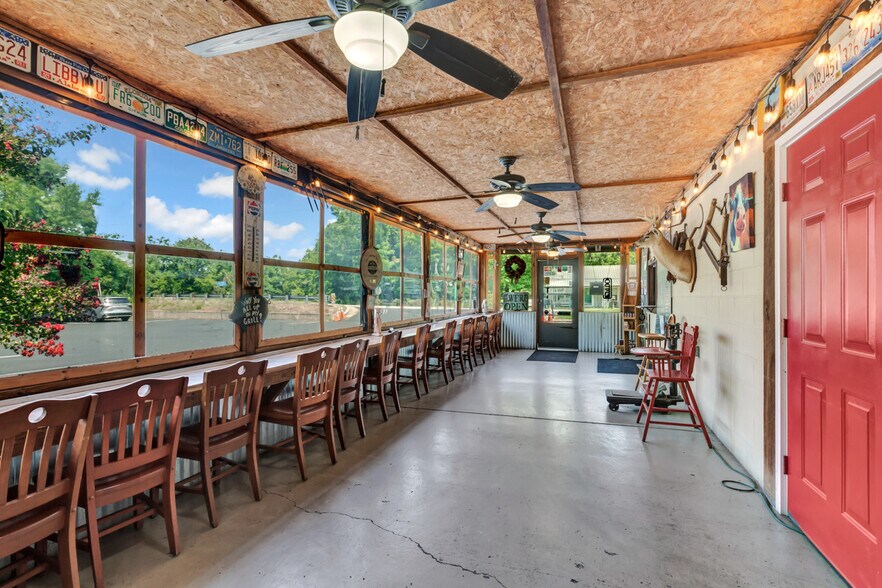 More Photos Of 5601 Winchester Rd, New Market Restaurant For Sale