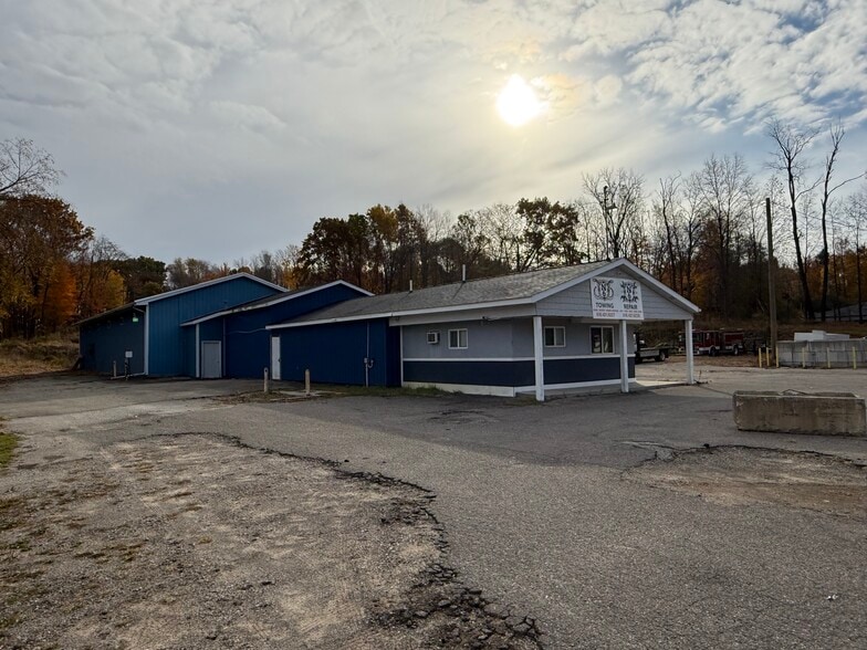 More Photos Of 1633 S Hanover, Hastings Auto Repair For Sale