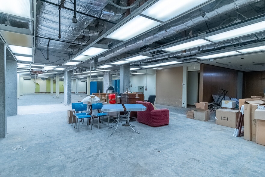 More Photos Of 449 Alvarado St, Monterey General Retail For Sale