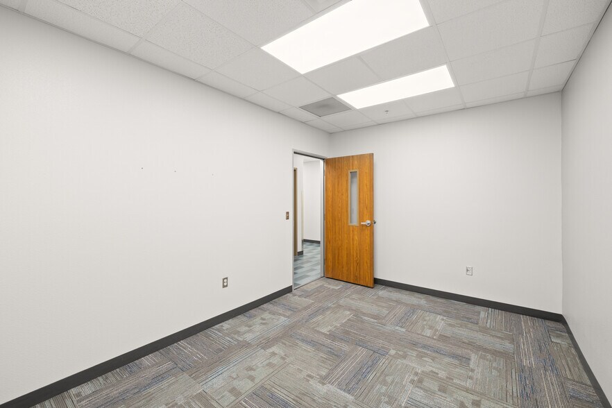 More Photos Of 4201 Del Rey Blvd, Las Cruces Office For Sale