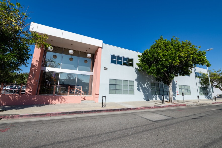 Primary Photo Of 903 Colorado Ave, Santa Monica Light Distribution For Sale