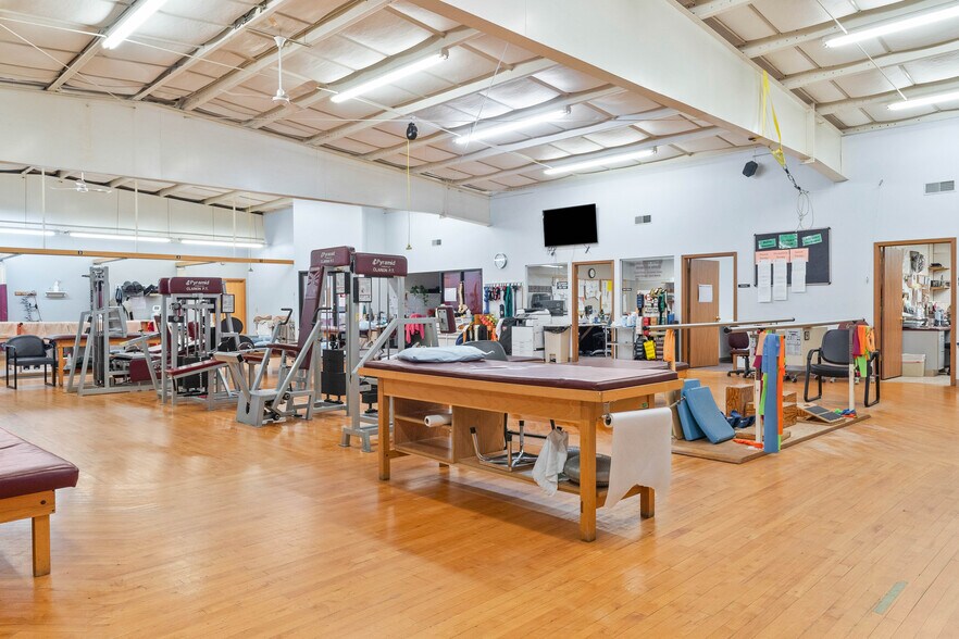 More Photos Of 18 Sportsman Dr, Clarion Medical For Sale