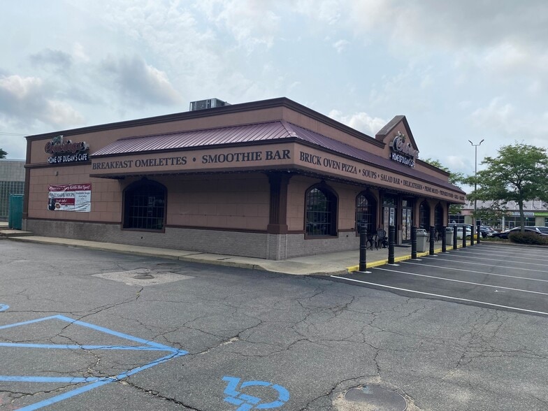 More Photos Of 1161-1165 Old Country Rd, Plainview Unknown For Lease