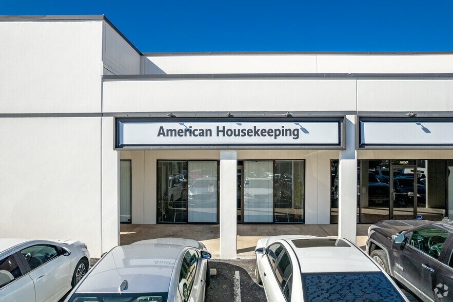 More Photos Of 2525-2607 Jackson-keller Rd, San Antonio Unknown For Lease