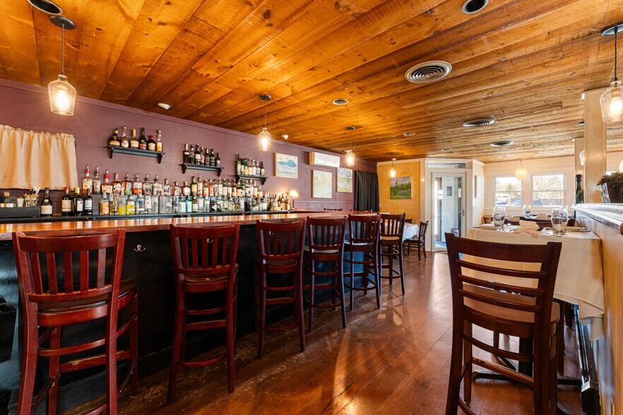 More Photos Of 14 Clark Point Rd, Southwest Harbor Restaurant For Sale