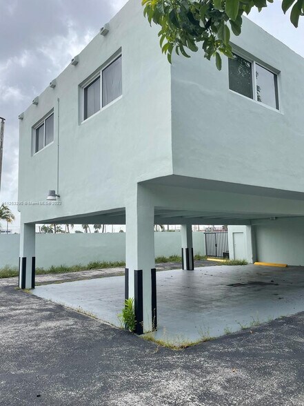More Photos Of 3670 NW 6th St, Miami Loft Creative Space For Sale