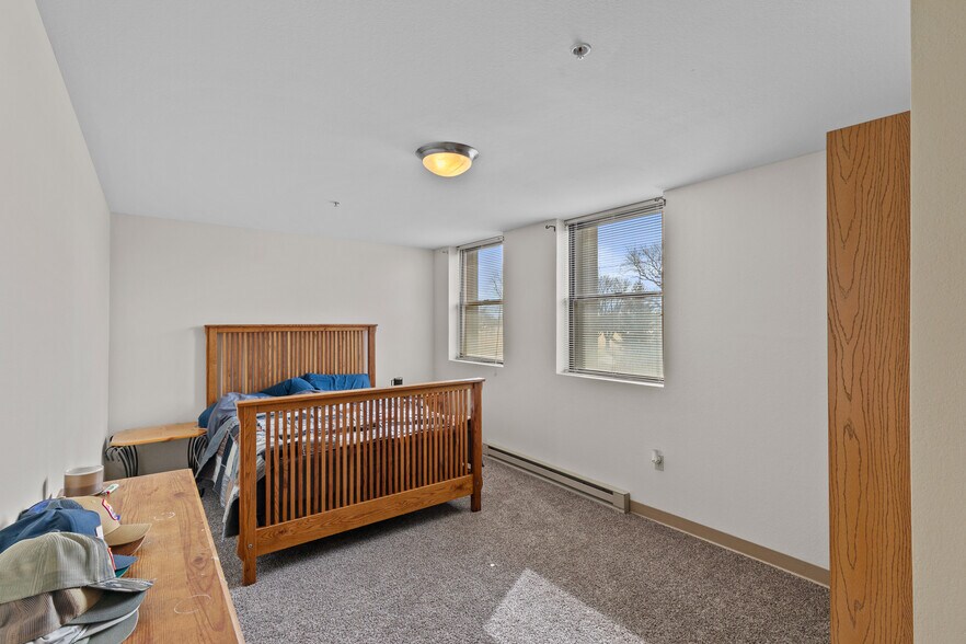 More Photos Of 1120 E Parkway Ave, Oshkosh Multifamily For Sale