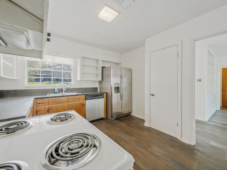 More Photos Of 2326 Hartford Rd, Austin Apartments For Sale