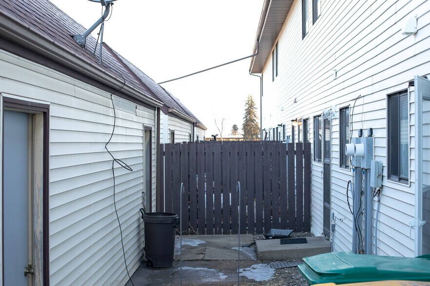 More Photos Of 114 8th Ave SE, Mayville Apartments For Sale