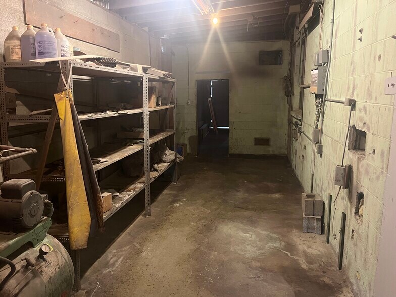 More Photos Of 1012 N 9th Ave, Walla Walla Manufacturing For Sale