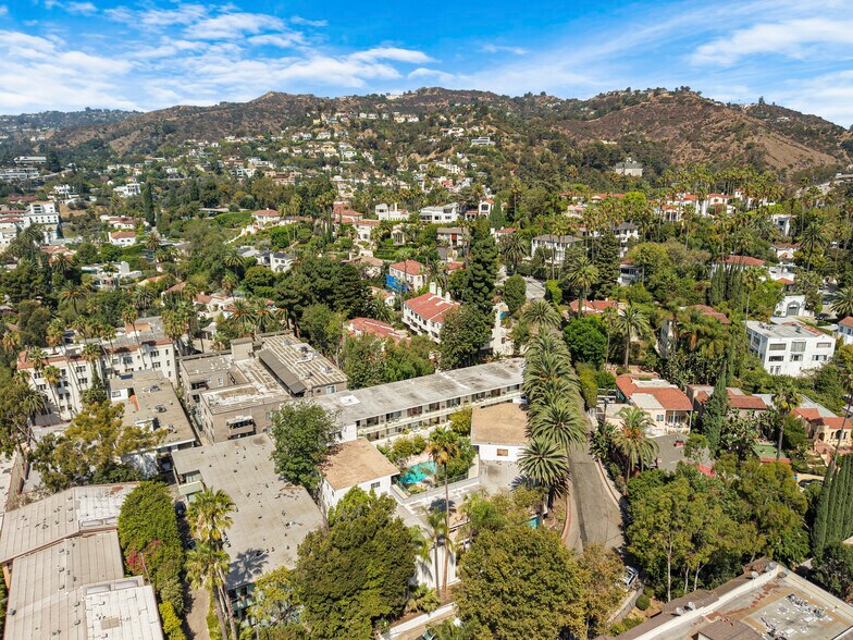 More Photos Of 1959 Grace Ave, Los Angeles Apartments For Sale