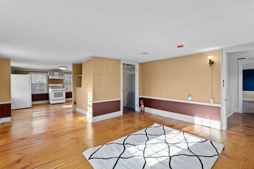 More Photos Of 80 Lafayette Rd, Hampton Falls Freestanding For Sale