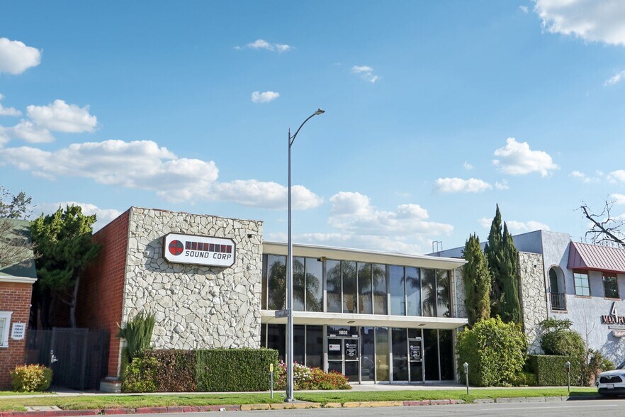 Primary Photo Of 10639 Riverside Dr, North Hollywood Office For Sale