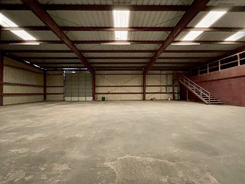 More Photos Of 201 Houston St, George West Warehouse For Lease
