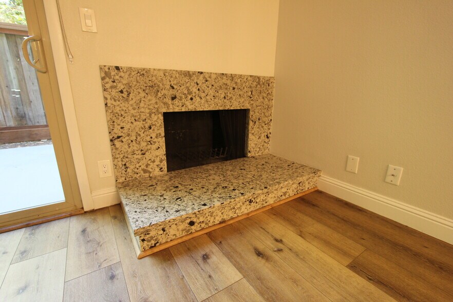 More Photos Of 1327 Montego, Walnut Creek Apartments For Sale