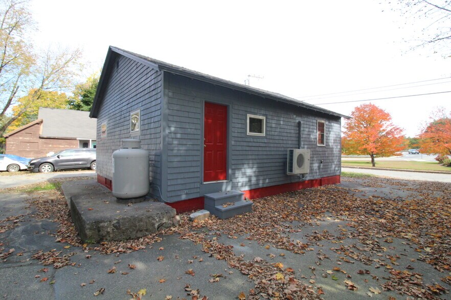 More Photos Of 107 Water Street, Farmington Office For Sale