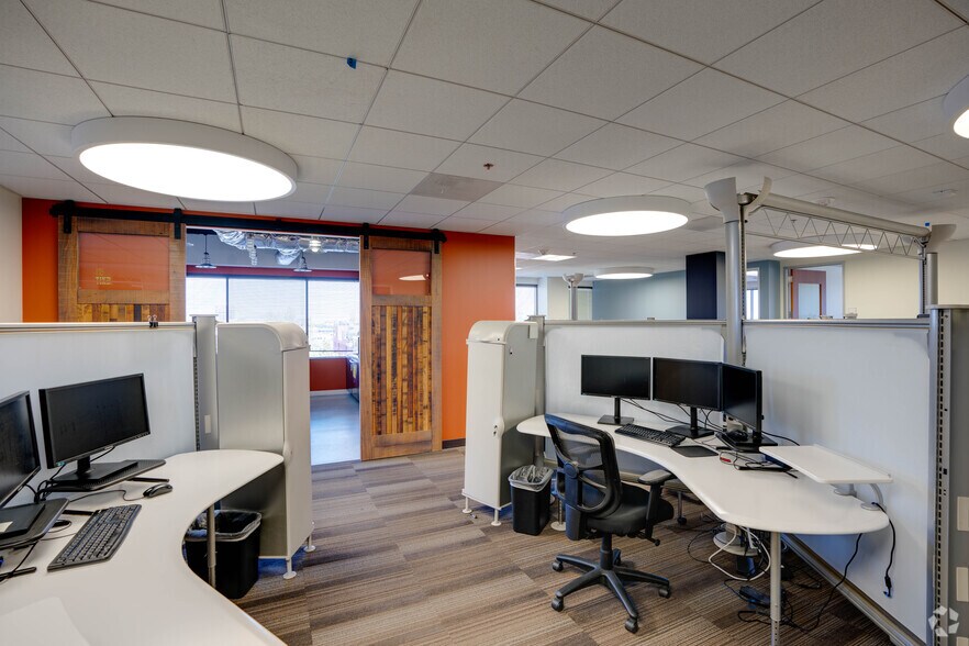 More Photos Of 350 W Colorado Blvd, Pasadena Office For Lease