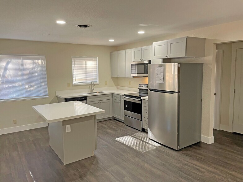 More Photos Of 673 James Ave, South Lake Tahoe Apartments For Sale