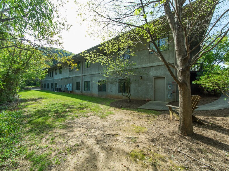 More Photos Of 900A Centrepark Dr, Asheville Medical For Sale